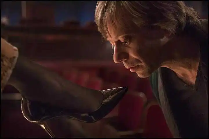 “brat属性”：在BDSM世界中折磨与宠爱的新方式是什么？ 一