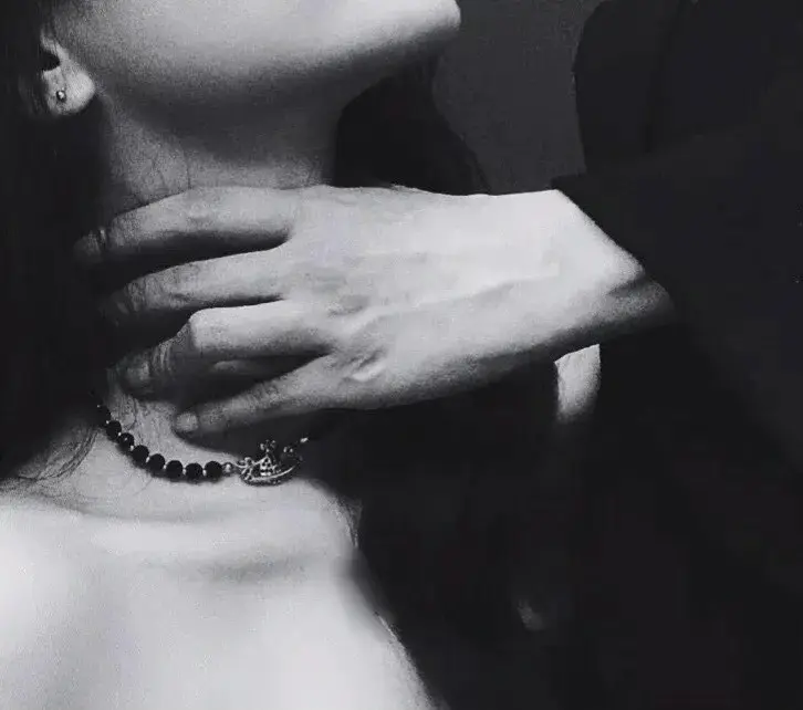 我被调皮的女王spank得欲罢不能！ 一